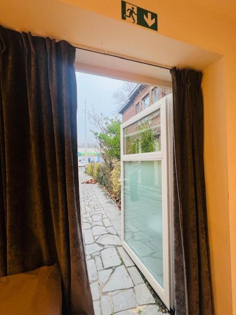 Cosy Hotel Mechelen Luaran gambar