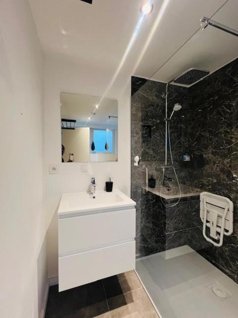 Cosy Hotel Mechelen Luaran gambar