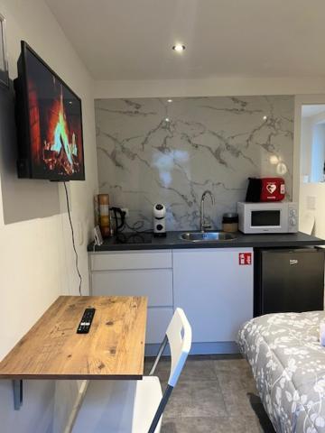 Cosy Hotel Mechelen Luaran gambar