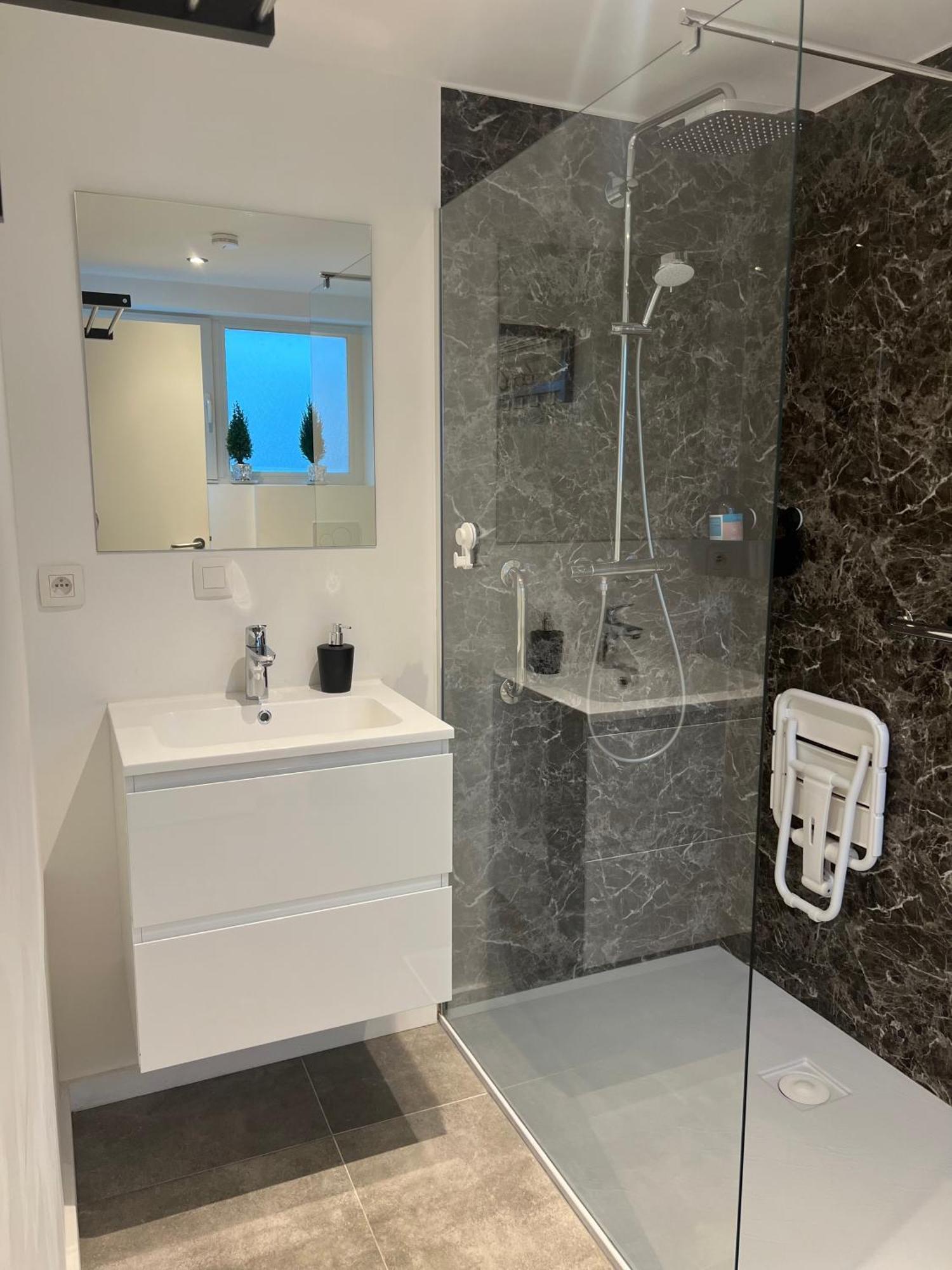 Cosy Hotel Mechelen Luaran gambar
